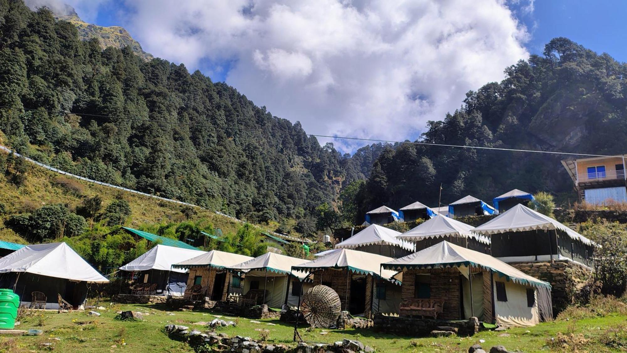 Hotel River Side Camp Chopta Sari Exterior foto